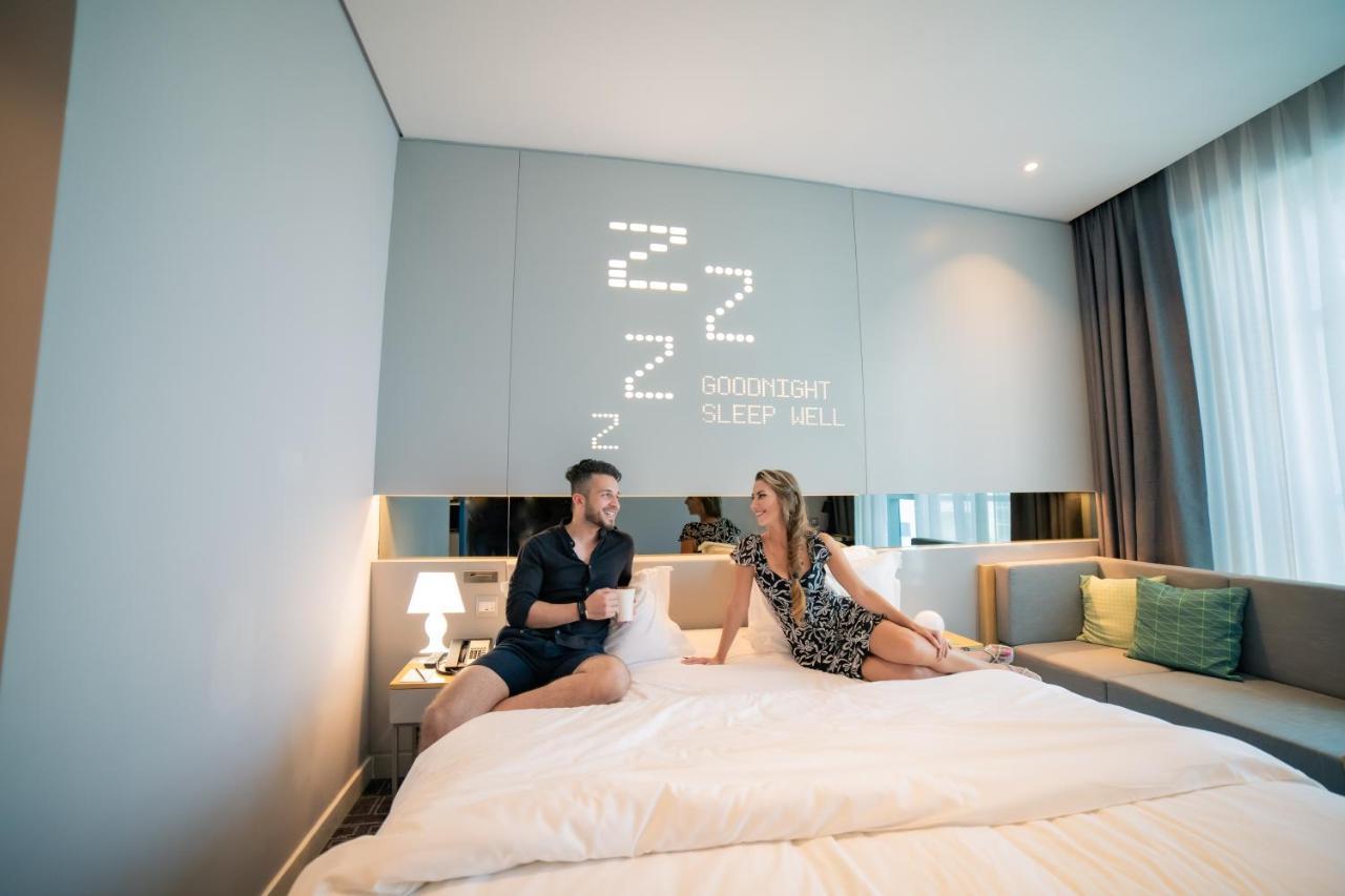 Studio M Al Barsha Hotel By Millennium Дубай Екстериор снимка