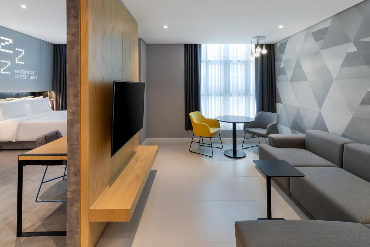Studio M Al Barsha Hotel By Millennium Дубай Екстериор снимка