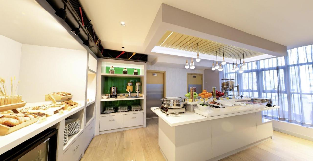 Studio M Al Barsha Hotel By Millennium Дубай Екстериор снимка